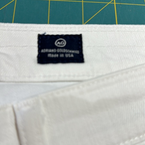 The Tomboy Crop by AG - Picture 3 of 13